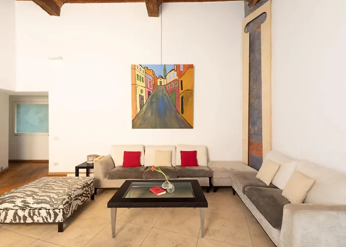 Navona Stylish - Up To 5 People *